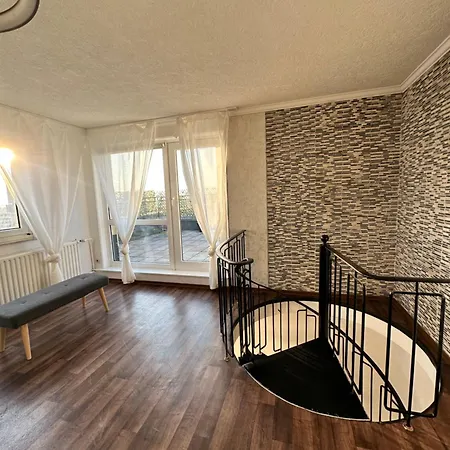 アパート Maisonette Penthouse Laatzen - 5 Min To Messe